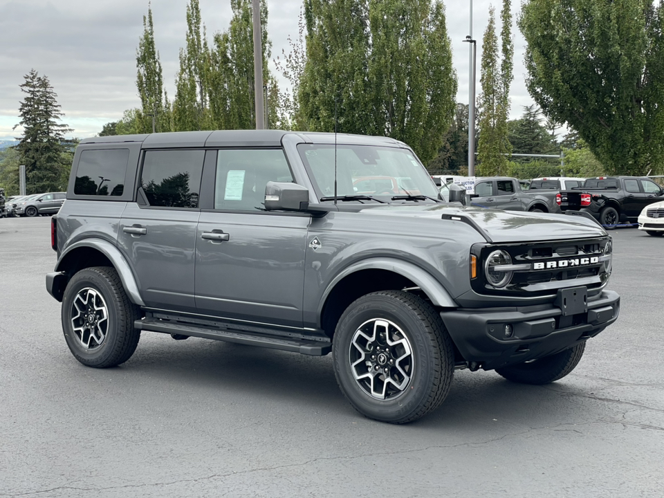 2024 Ford Bronco Outer Banks 1