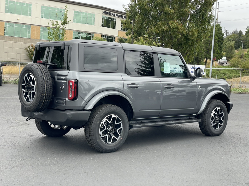 2024 Ford Bronco Outer Banks 2