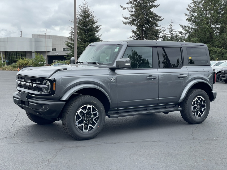 2024 Ford Bronco Outer Banks 3