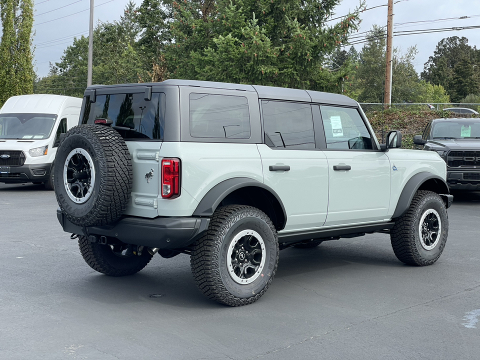 2024 Ford Bronco Black Diamond 2