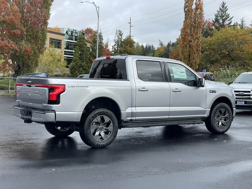 2024 Ford F-150 Lightning Lariat 2