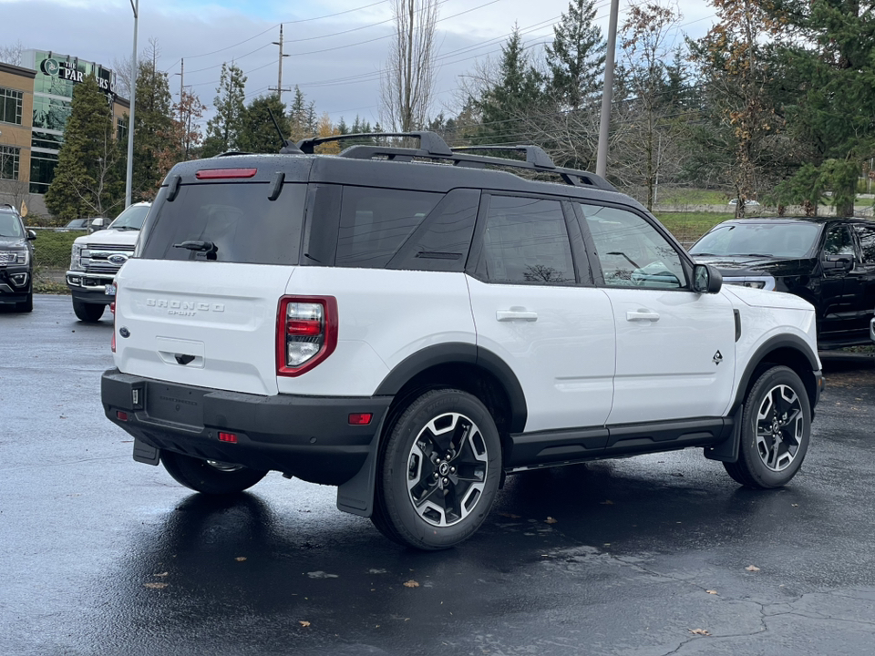 2024 Ford Bronco Sport Outer Banks 2