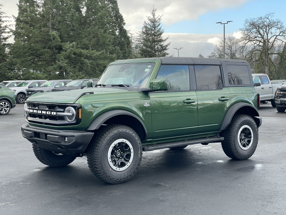 2024 Ford Bronco Outer Banks 3