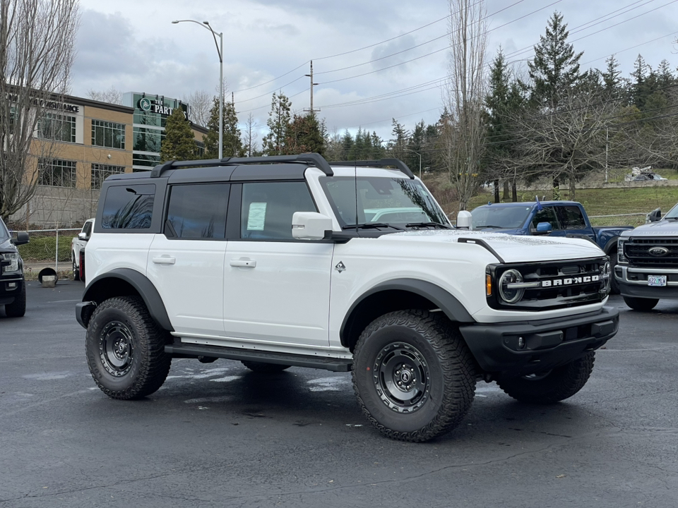 2024 Ford Bronco Outer Banks 1