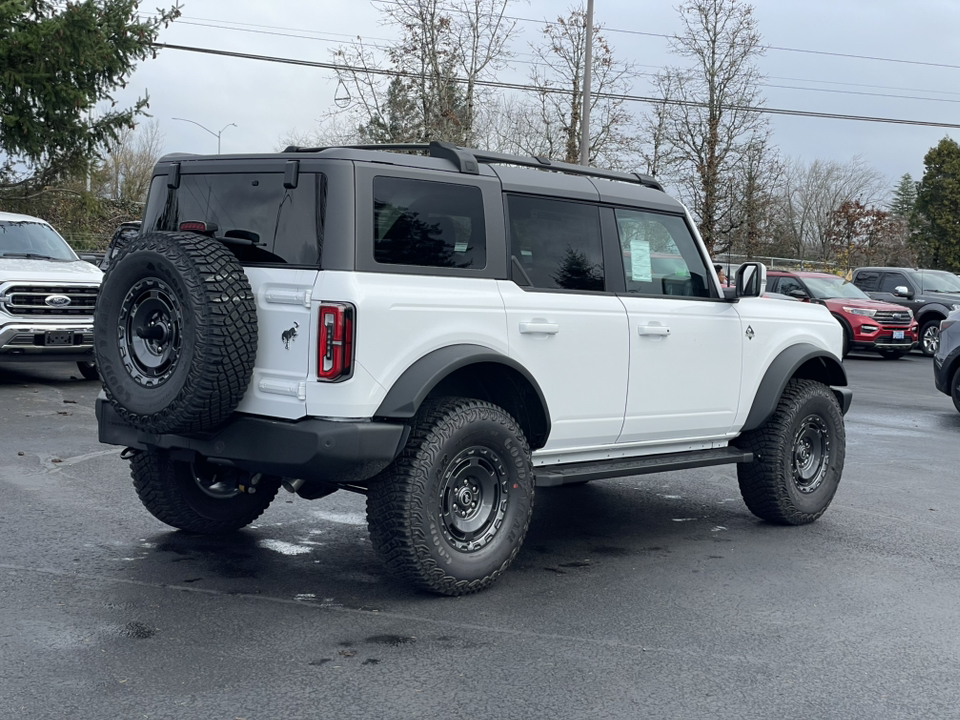 2024 Ford Bronco Outer Banks 2