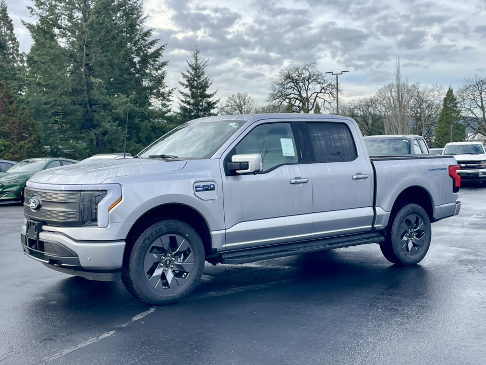 2024 Ford F-150 Lightning Lariat 3