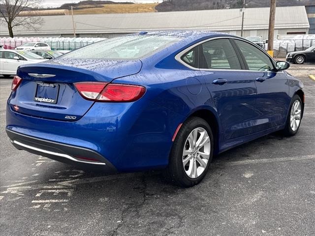 2015 Chrysler 200 Limited 6