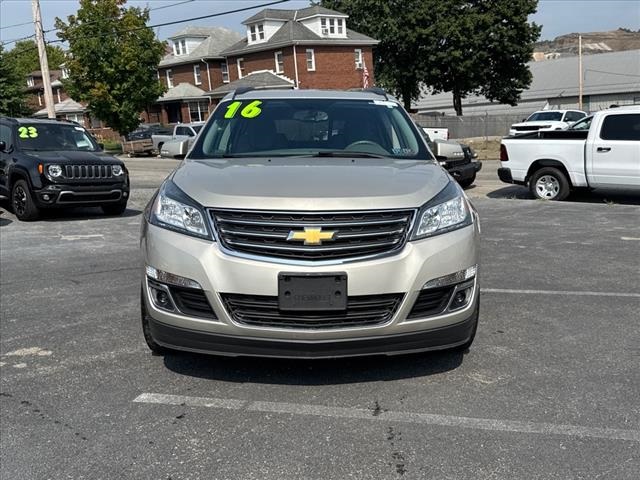 2016 Chevrolet Traverse LT 2