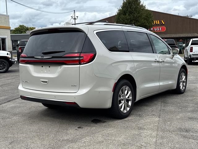 2021 Chrysler Pacifica Touring L 6