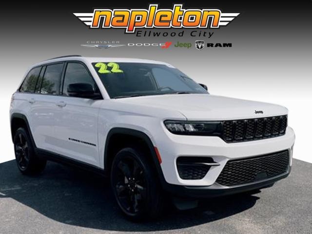 2022 Jeep Grand Cherokee Laredo 1