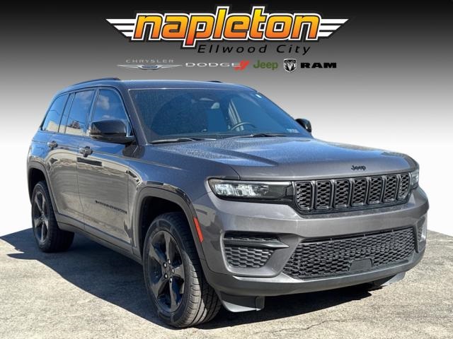 2022 Jeep Grand Cherokee Laredo 1