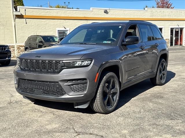 2022 Jeep Grand Cherokee Laredo 3