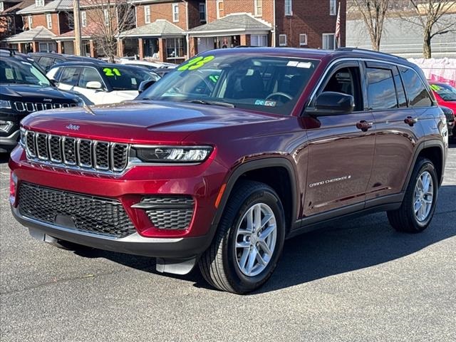 2023 Jeep Grand Cherokee Laredo 3