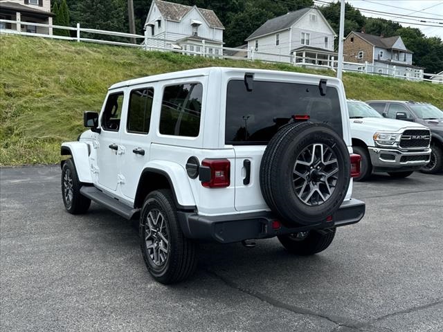 2024 Jeep Wrangler Sahara 4