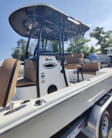 2024 Sea Pro 250 Bay  8