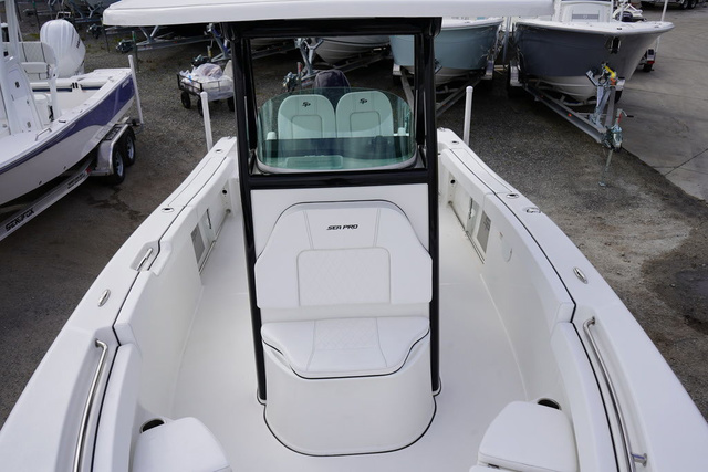 2024 Sea Pro 242 DLX  12