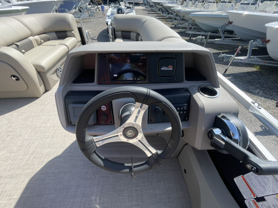 2024 Sun Tracker SPORT FISH 22  24