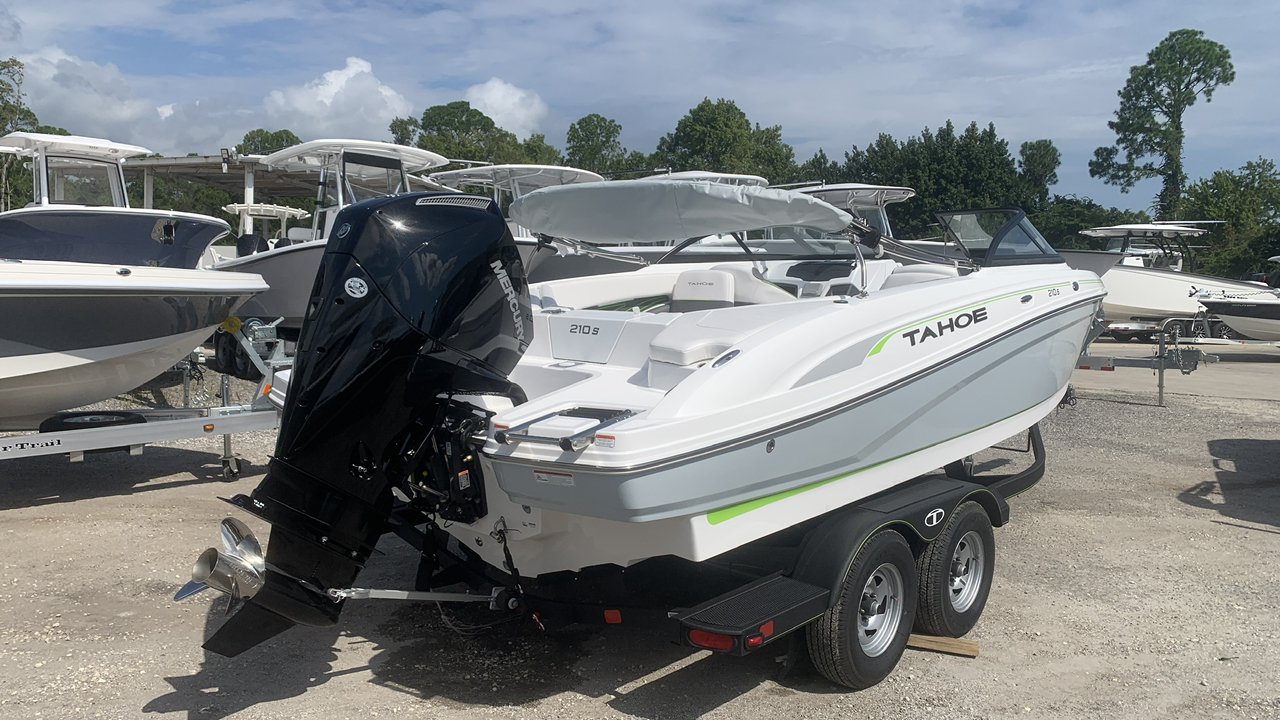 2024 Tahoe 210 S  5