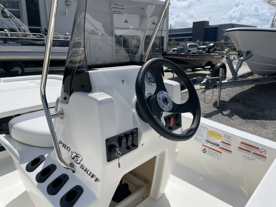 2024 Mako Pro Skiff 13 CC  11