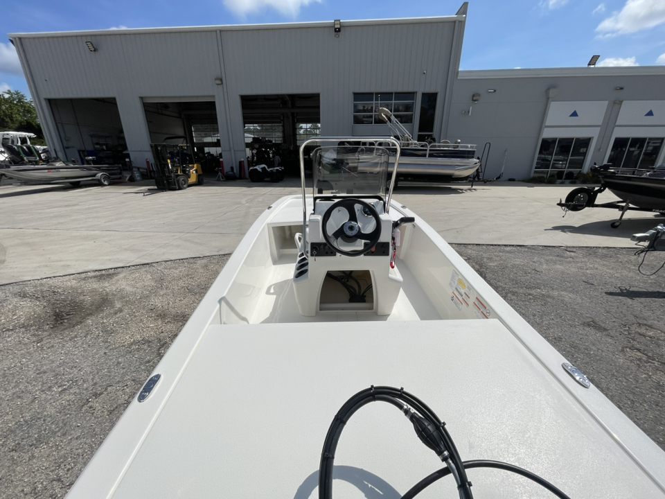 2024 Mako Pro Skiff 13 CC  21