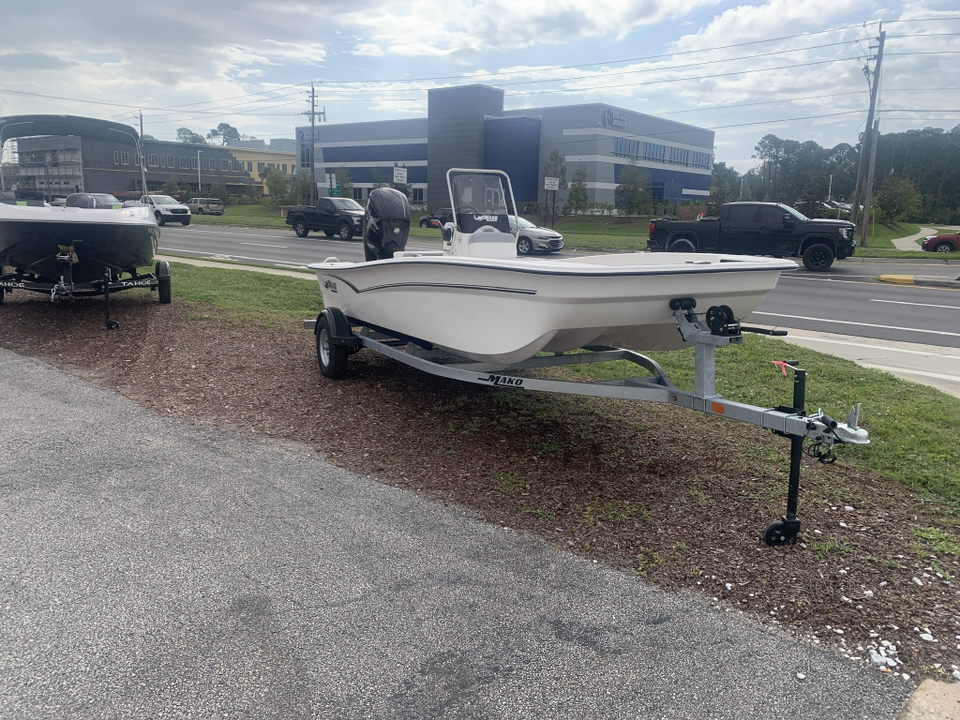 2025 Mako PRO SKIFF 17  3