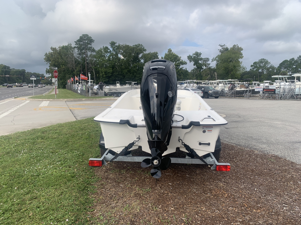 2025 Mako PRO SKIFF 17  5