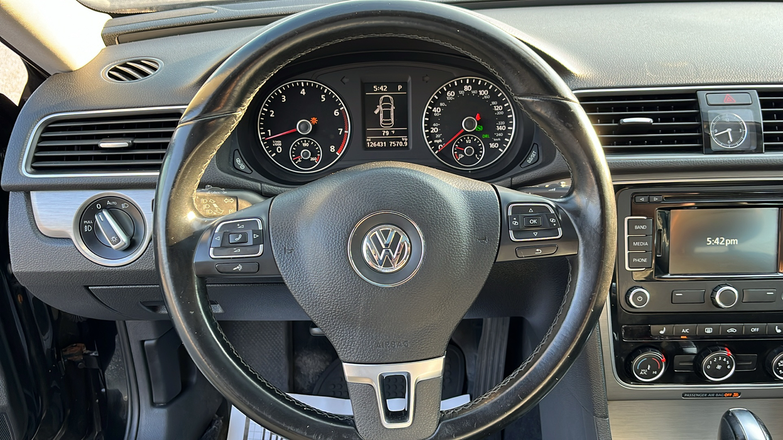 2015 Volkswagen Passat 1.8T SE 14