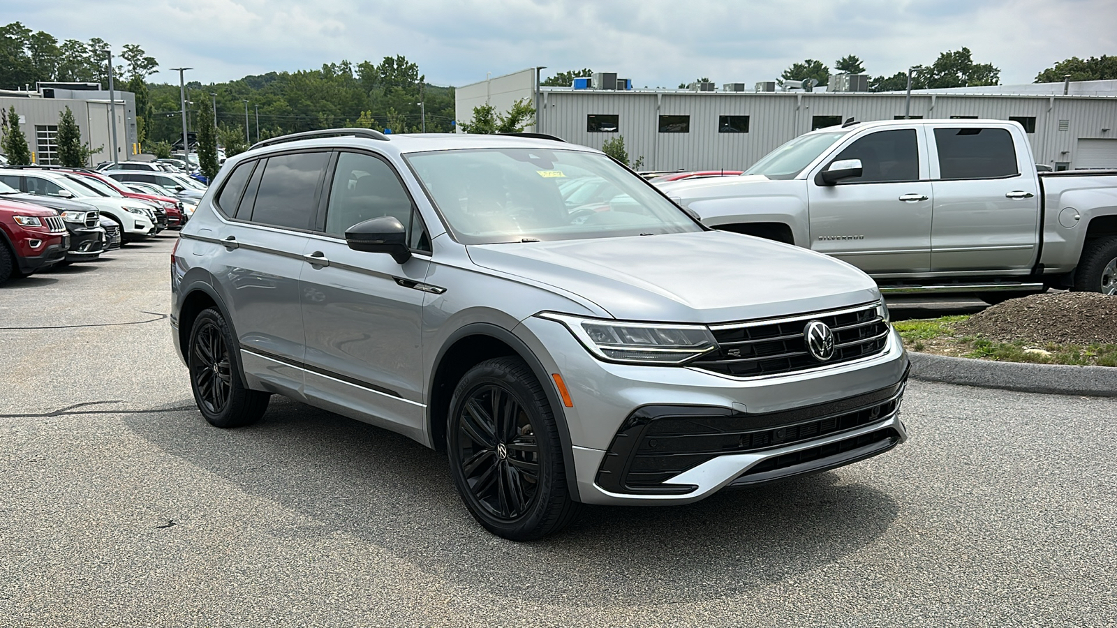 2022 Volkswagen Tiguan 2.0T SE R-Line Black 2