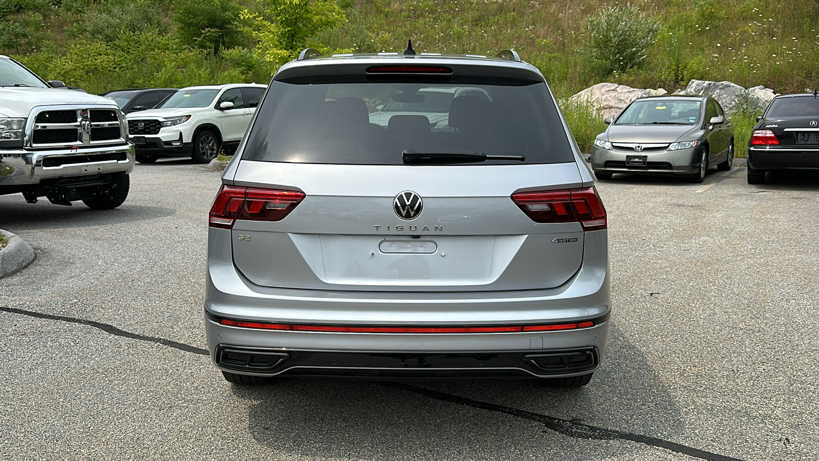 2022 Volkswagen Tiguan 2.0T SE R-Line Black 5