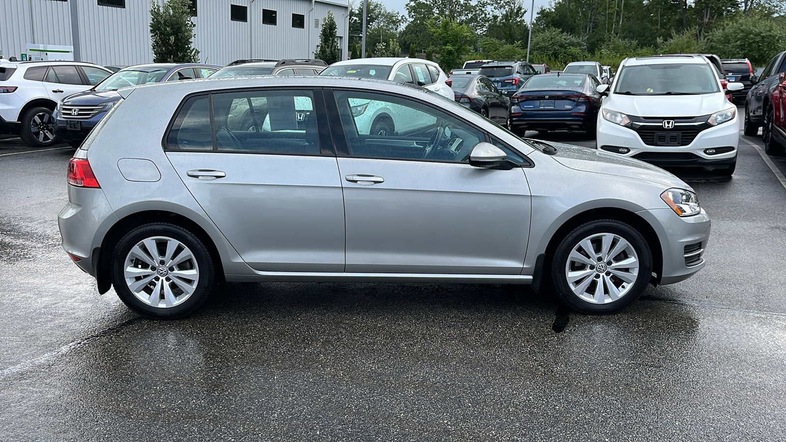 2017 Volkswagen Golf  4