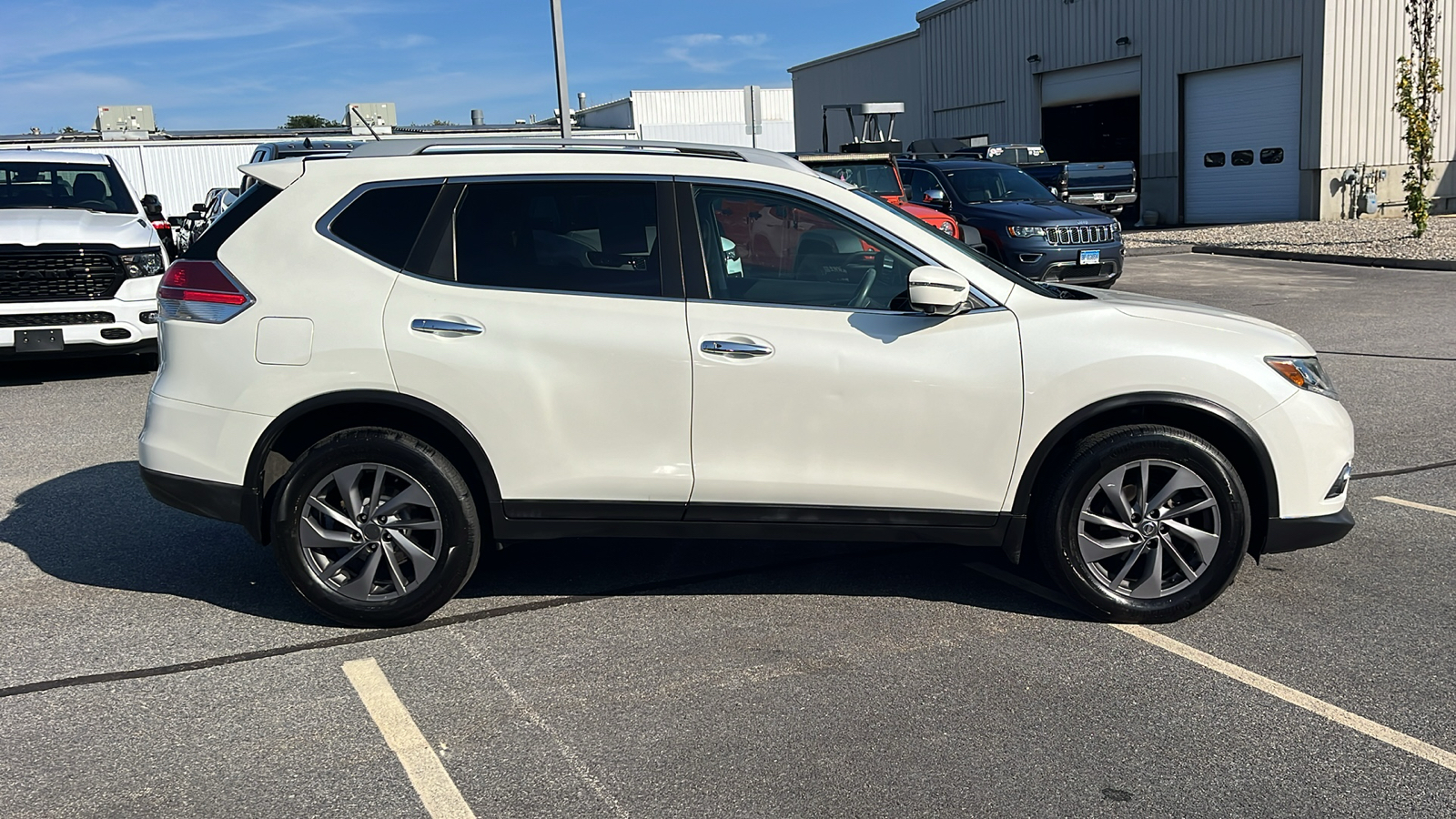 2016 Nissan Rogue SL 4