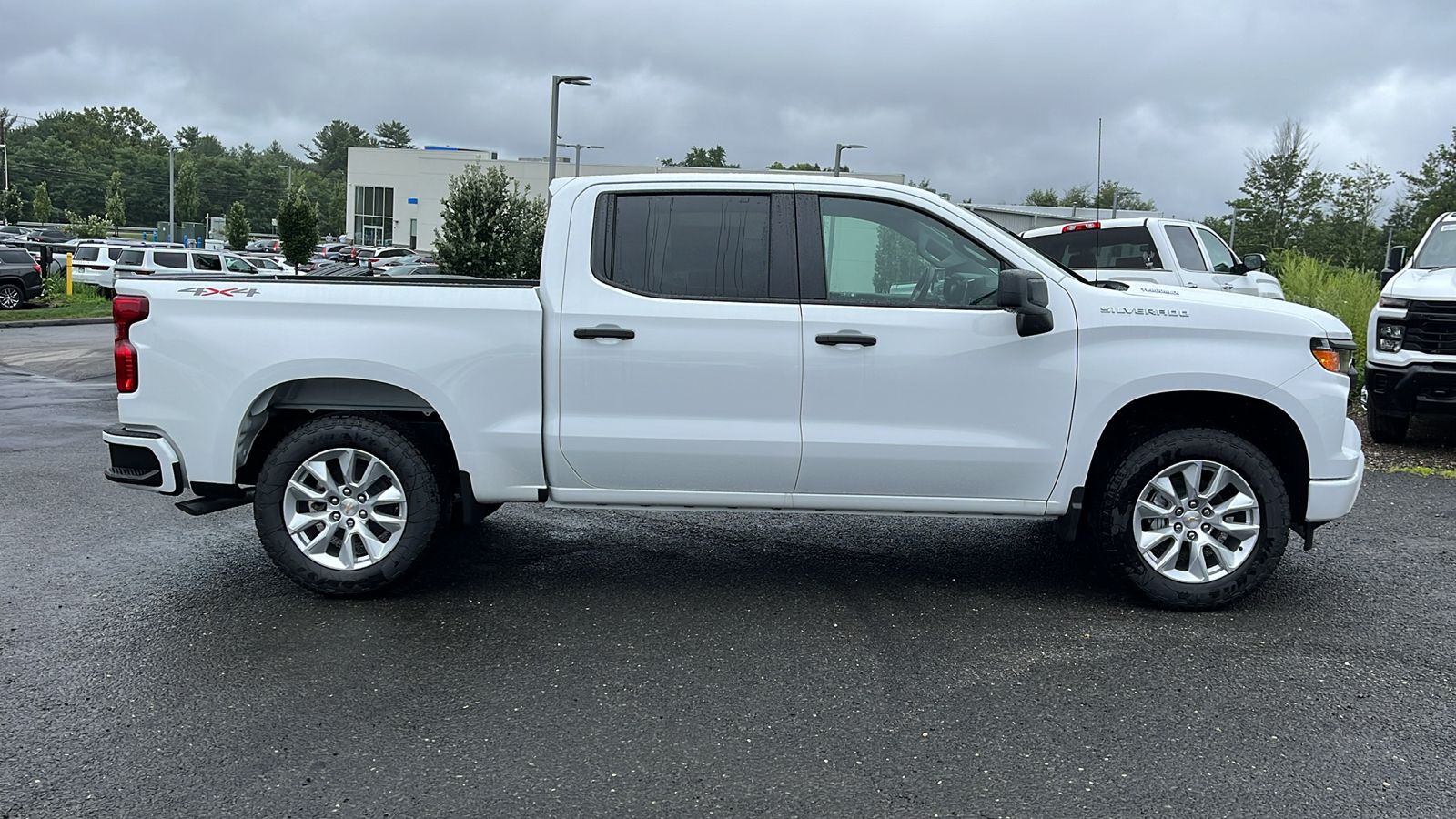 2024 Chevrolet Silverado 1500 Custom 4