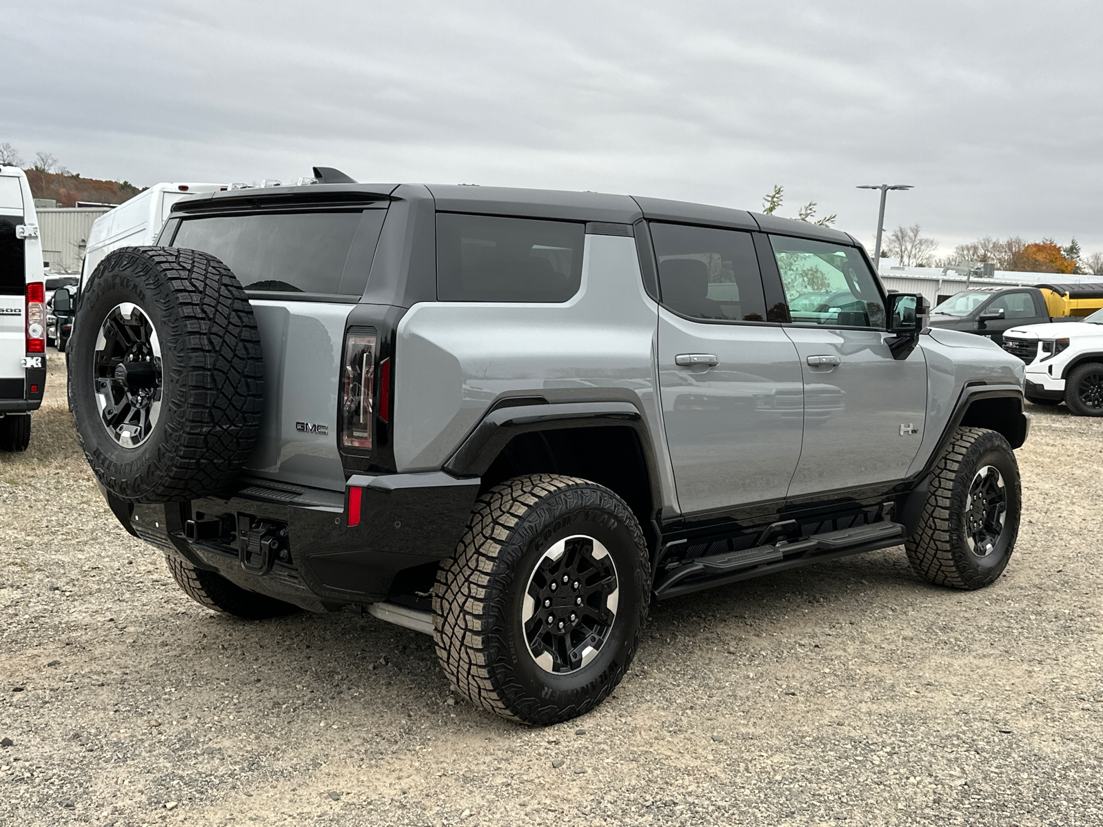 2024 GMC Hummer EV SUV 2X 4