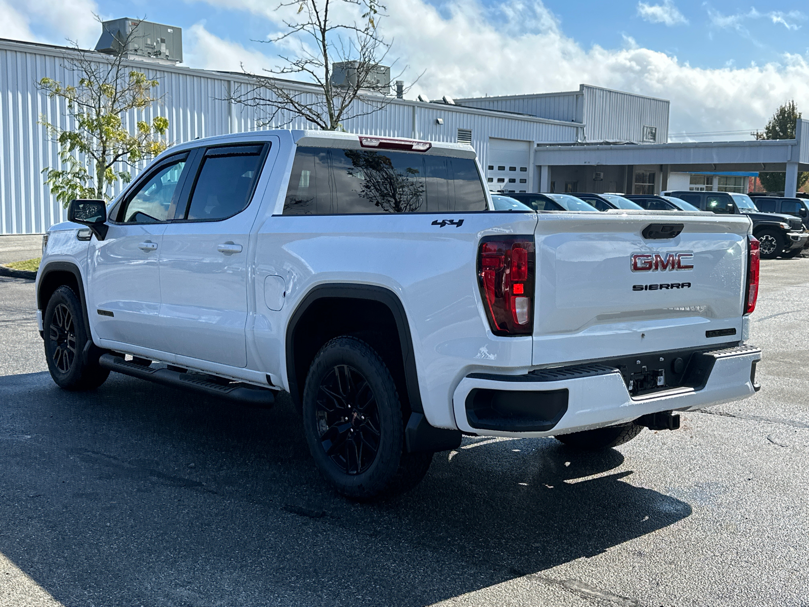 2024 GMC Sierra 1500 Elevation 2