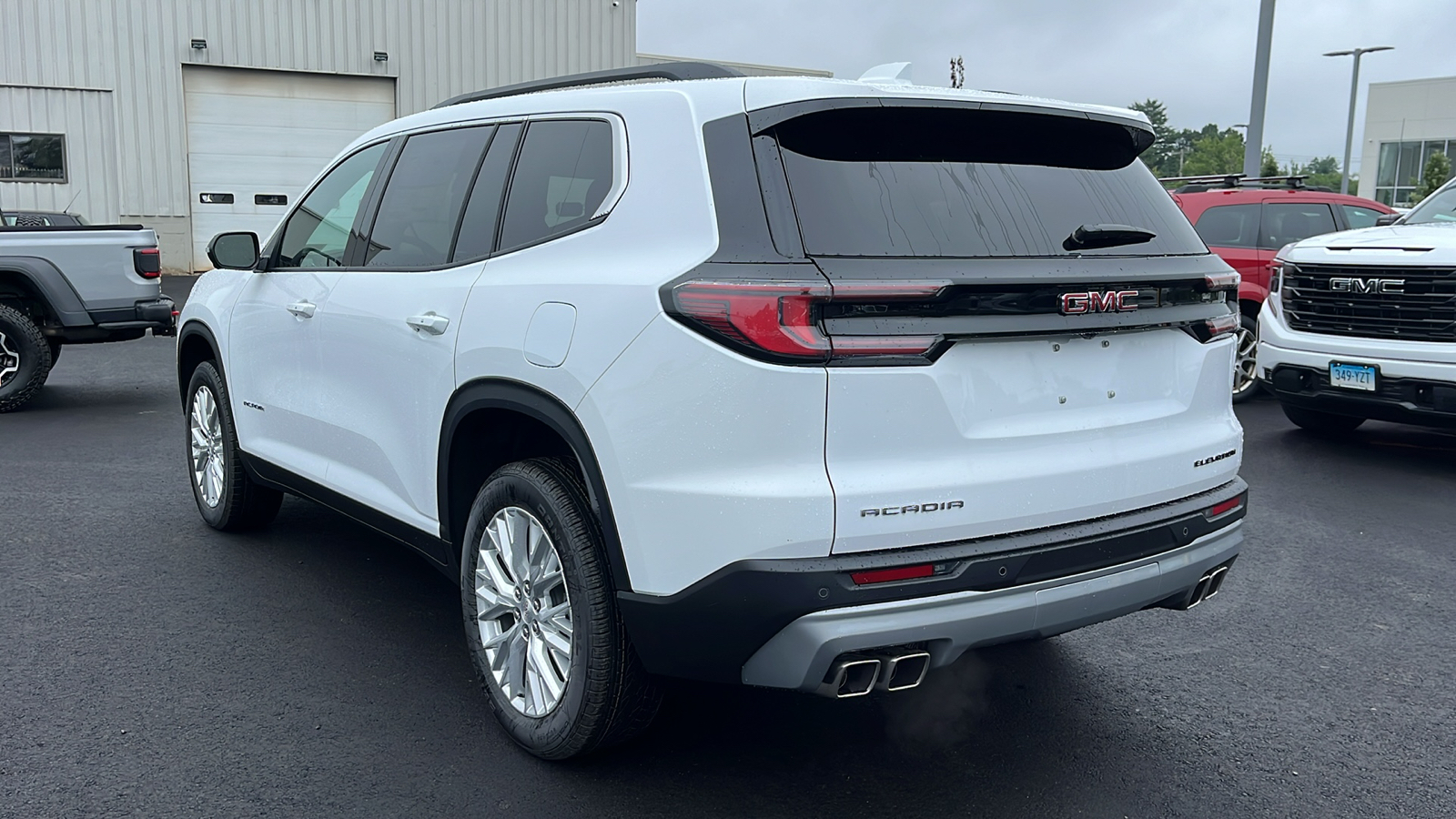 2024 GMC Acadia Elevation 7