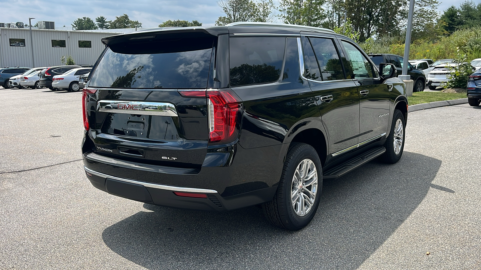 2024 GMC Yukon SLT 5