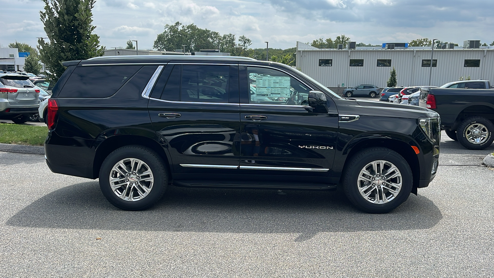 2024 GMC Yukon SLT 6