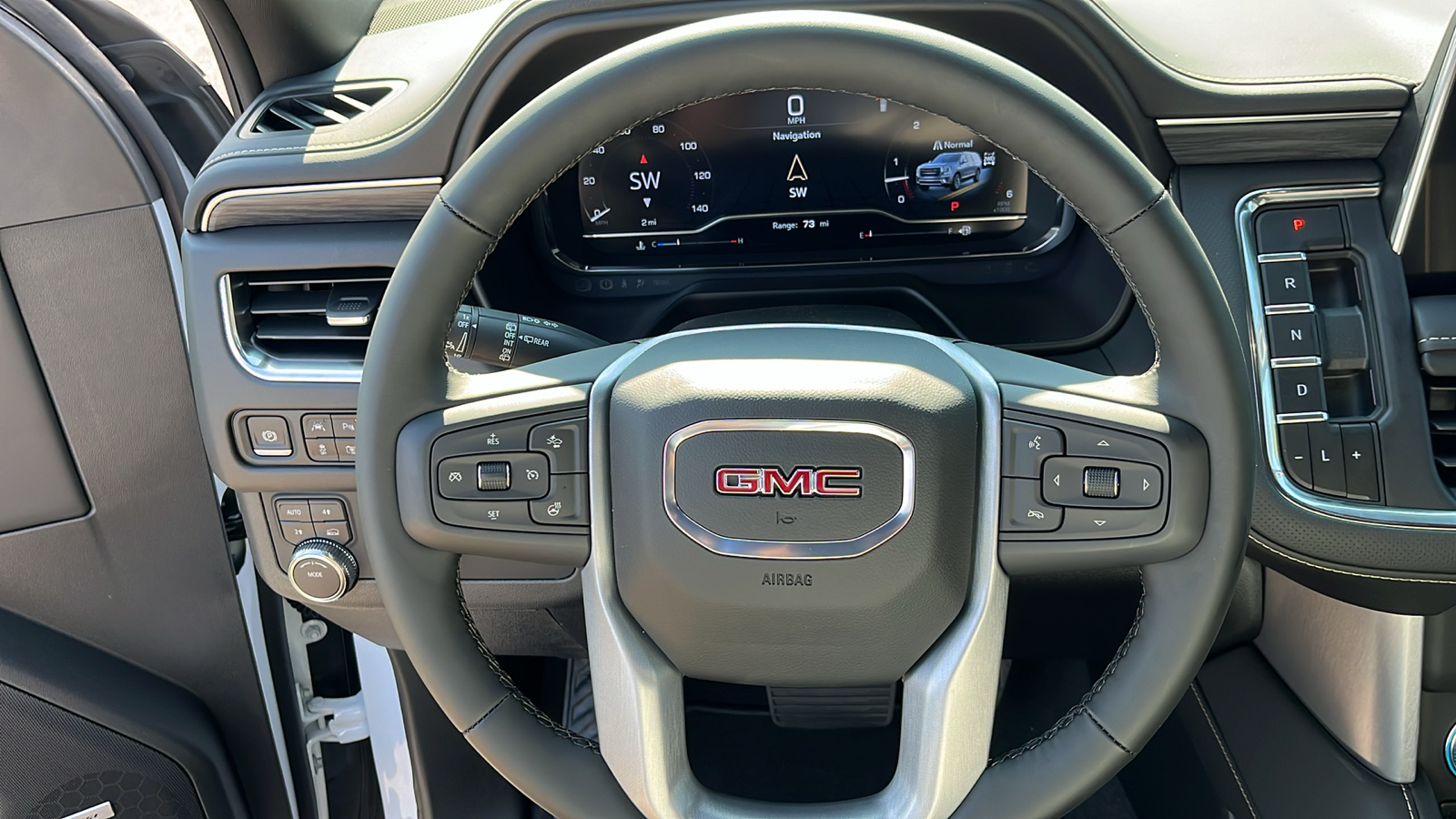 2024 GMC Yukon SLT 15