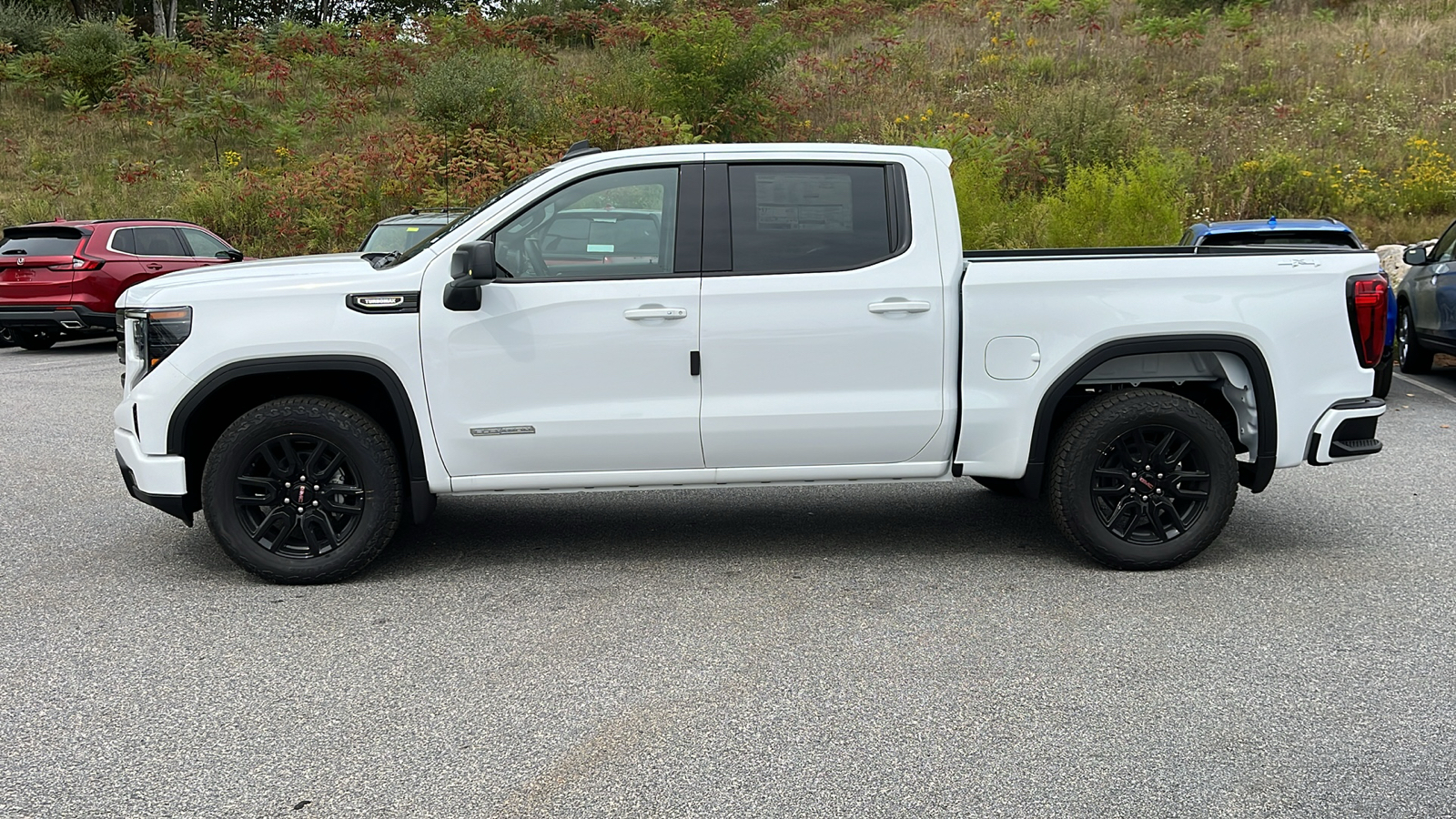 2024 GMC Sierra 1500 Elevation 2