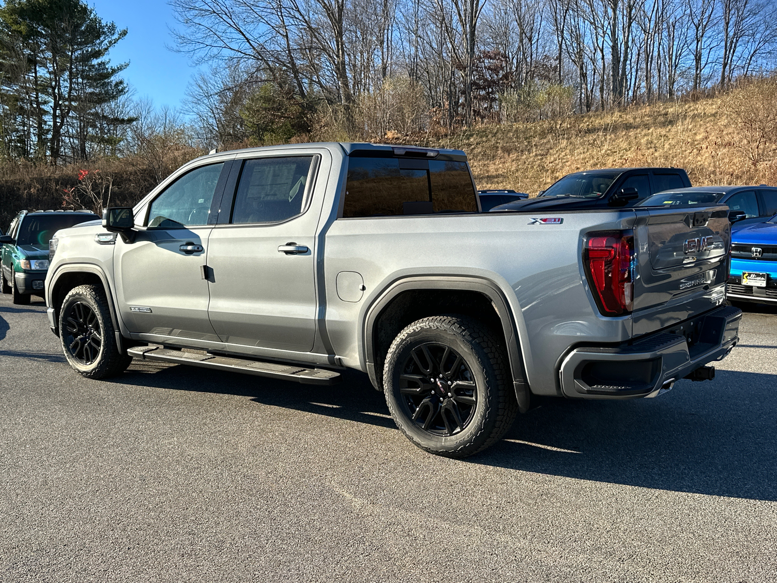 2024 GMC Sierra 1500 Elevation 2