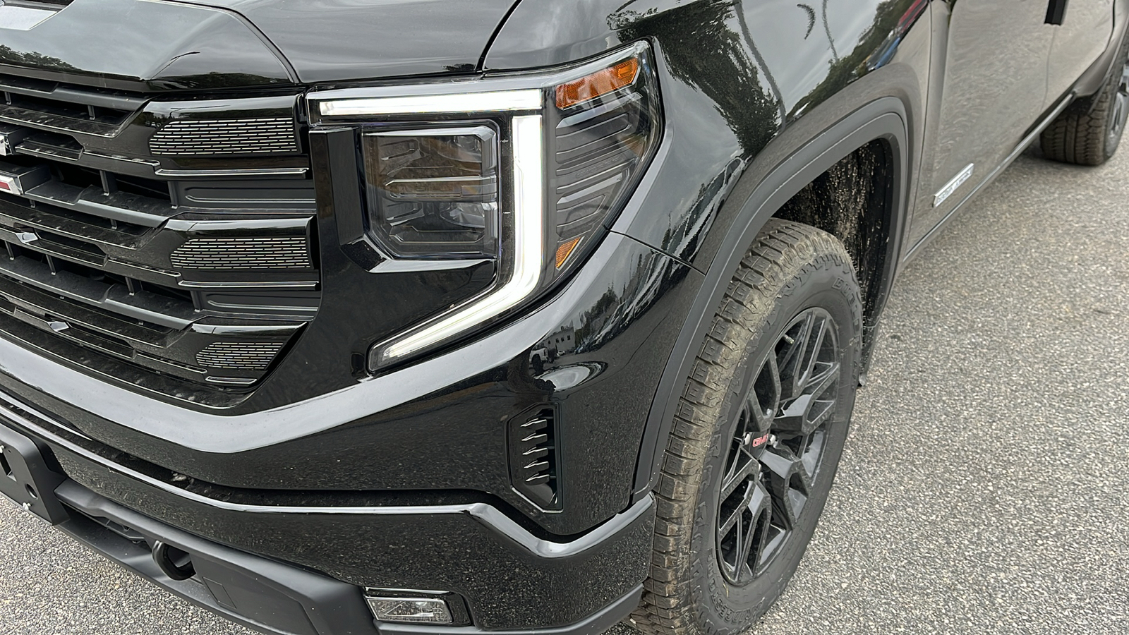 2024 GMC Sierra 1500 Elevation 9