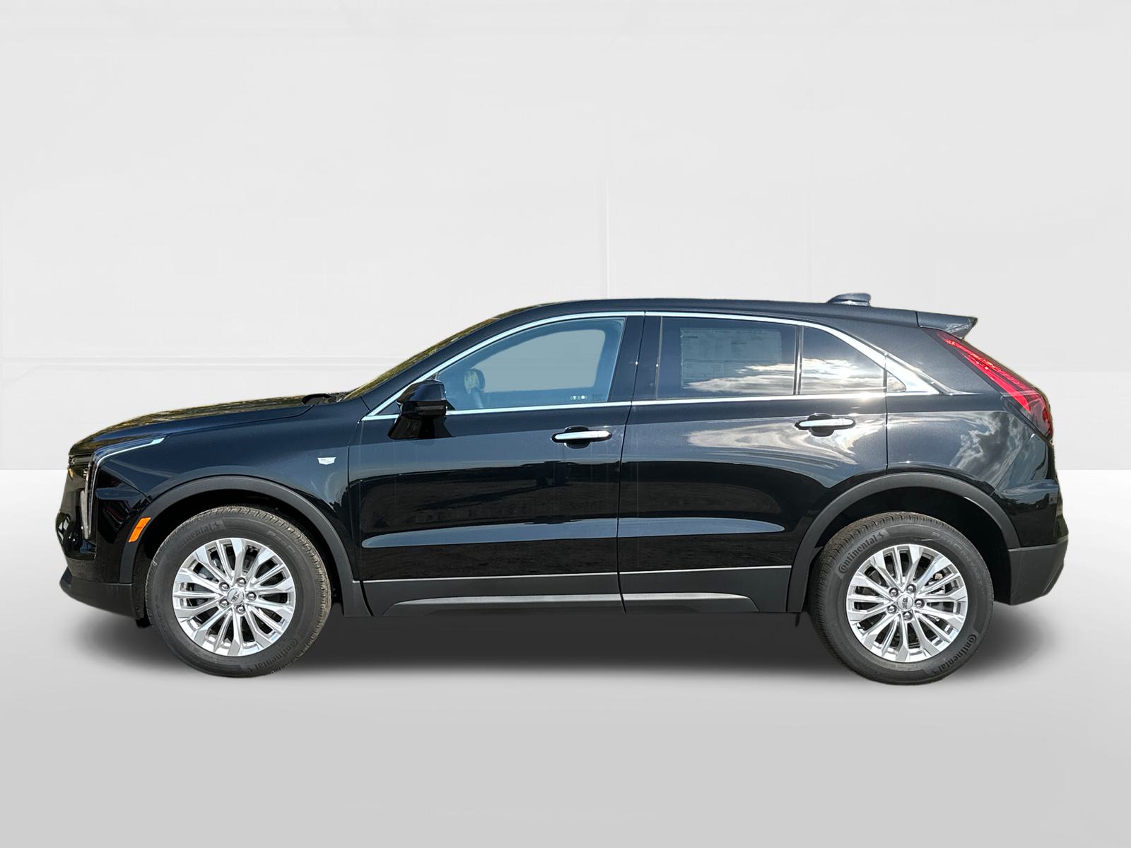 2024 Cadillac XT4 Luxury 2