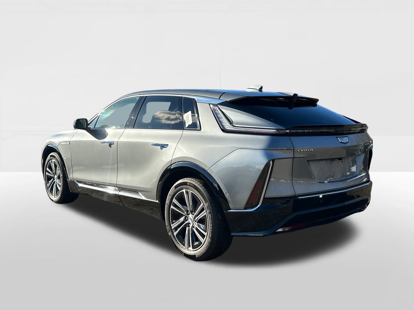 2024 Cadillac LYRIQ Luxury 2