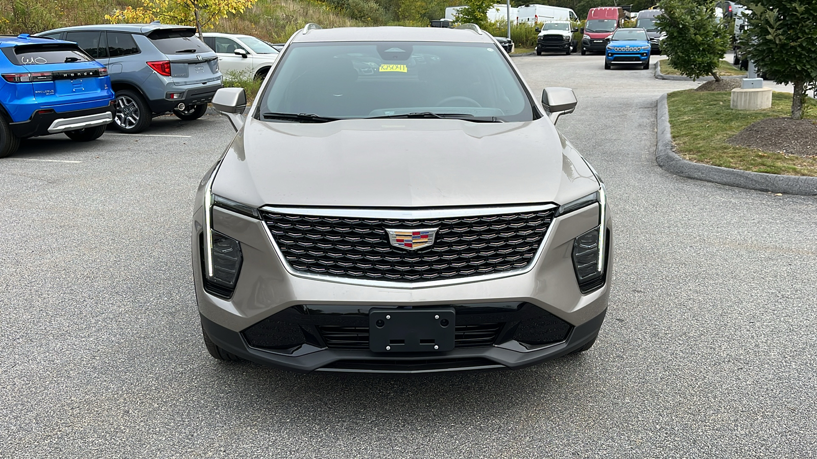 2025 Cadillac XT4 Premium Luxury 8