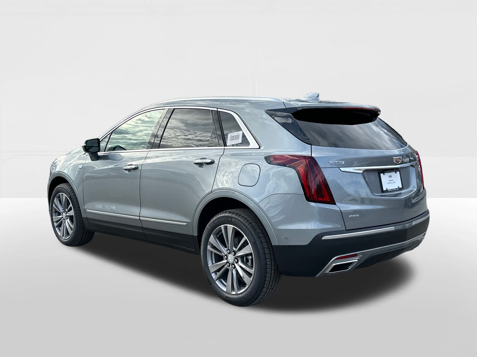 2025 Cadillac XT5 Premium Luxury 2