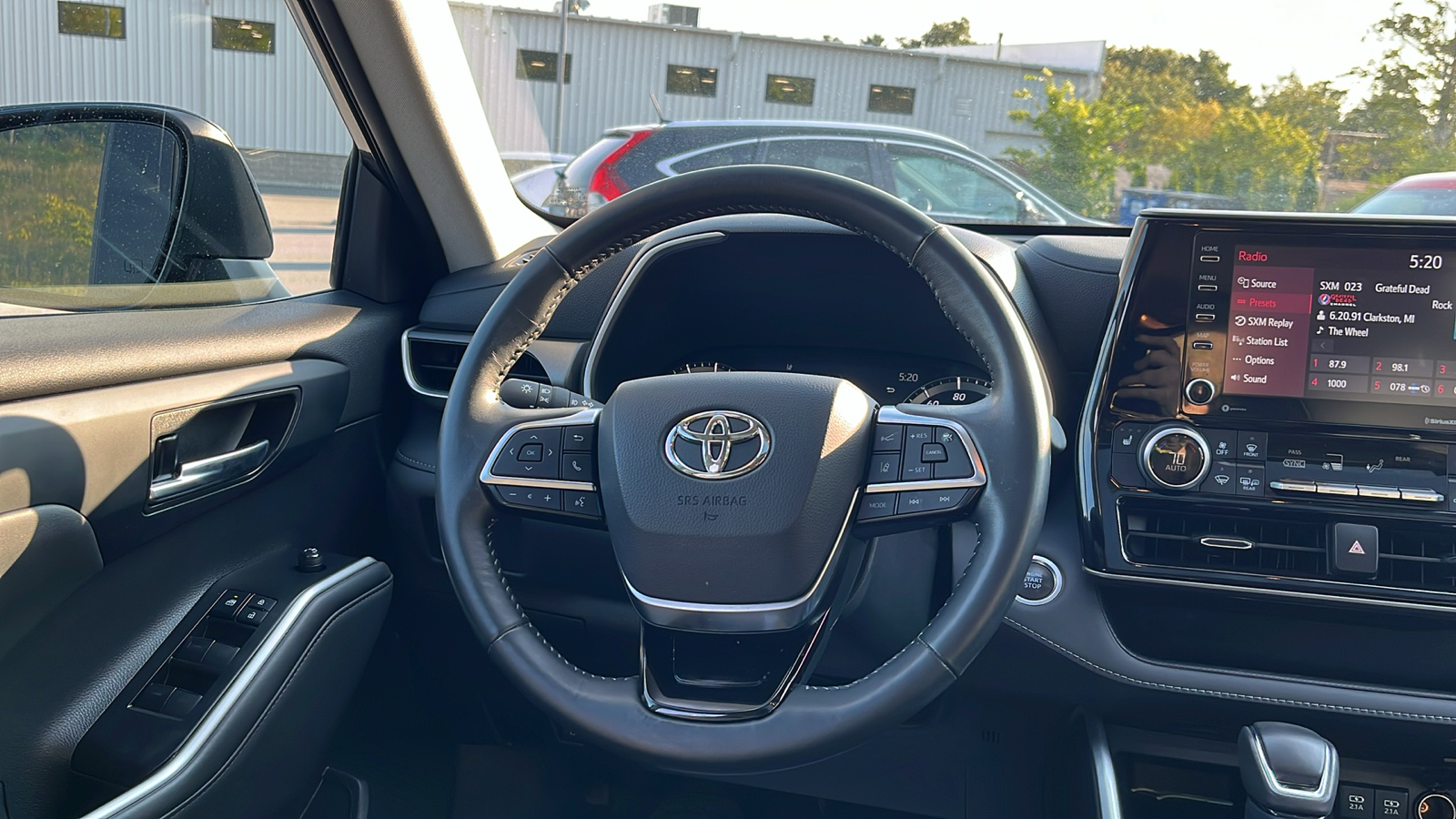 2021 Toyota Highlander XLE 26