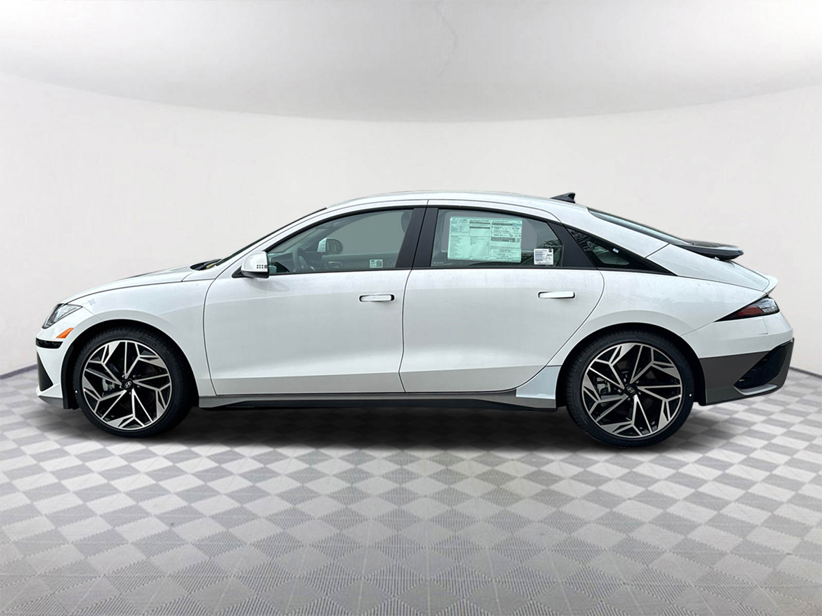 2025 Hyundai IONIQ 6 SEL 8