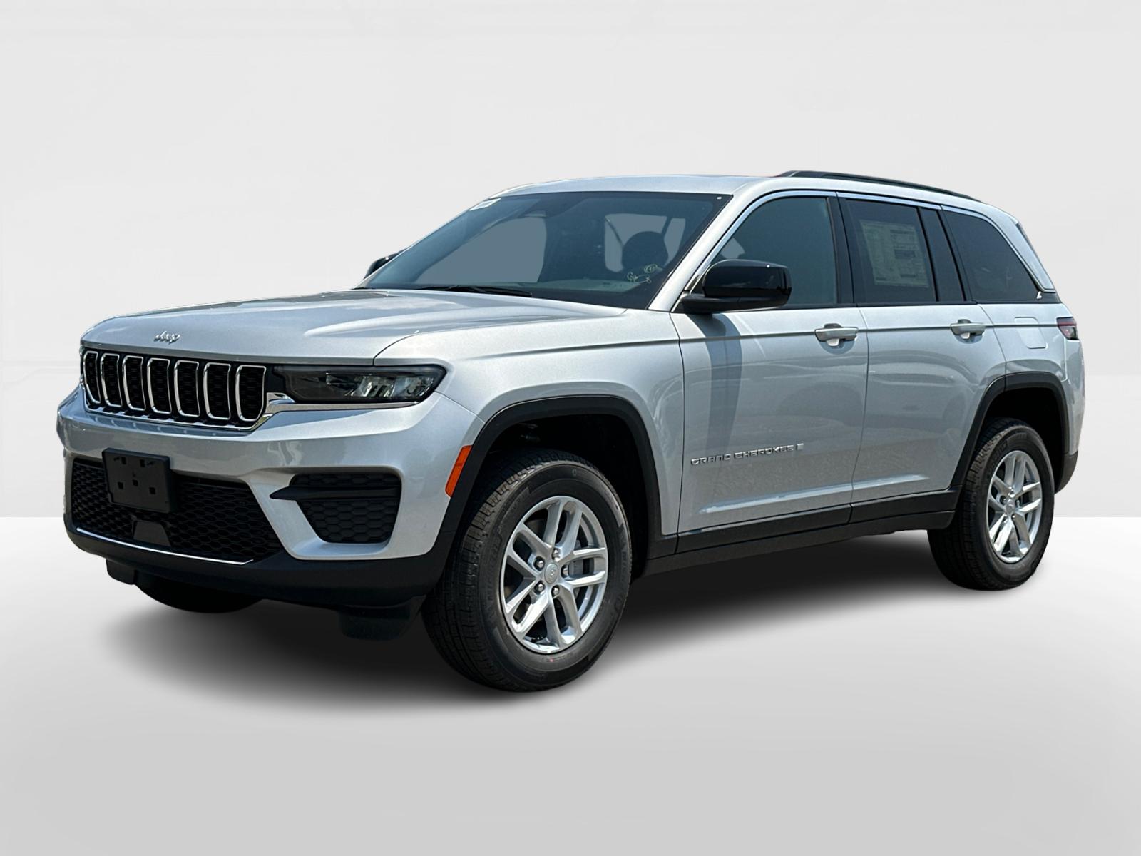 2024 Jeep Grand Cherokee Laredo 1