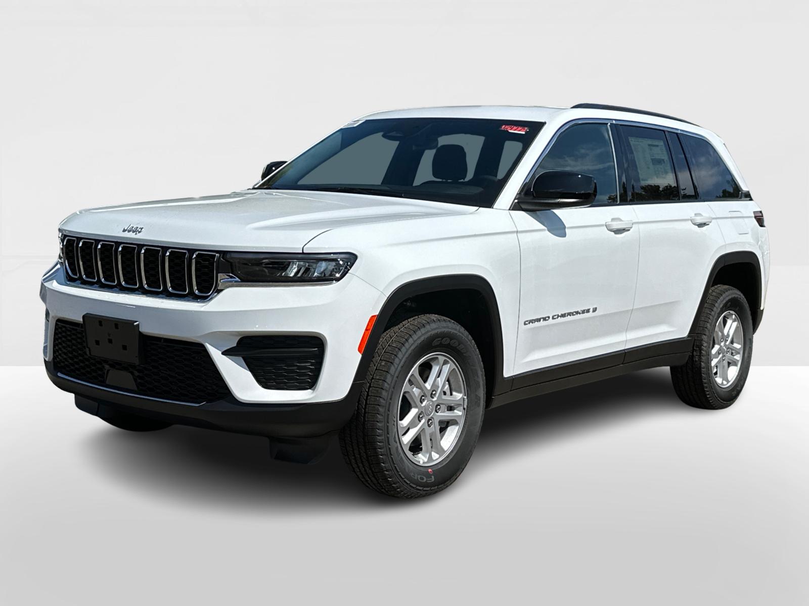 2024 Jeep Grand Cherokee Laredo 1