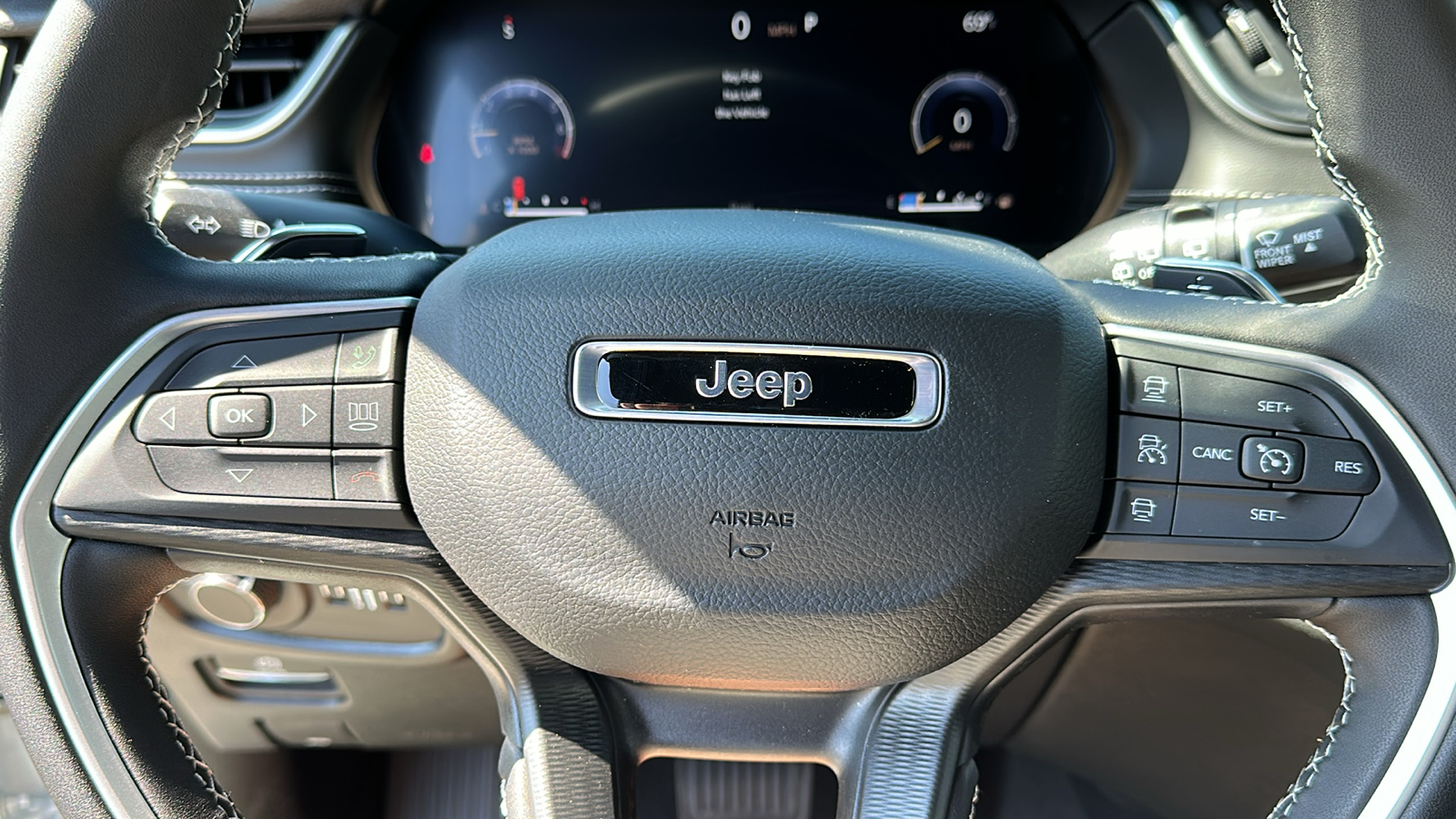 2024 Jeep Grand Cherokee Laredo 11